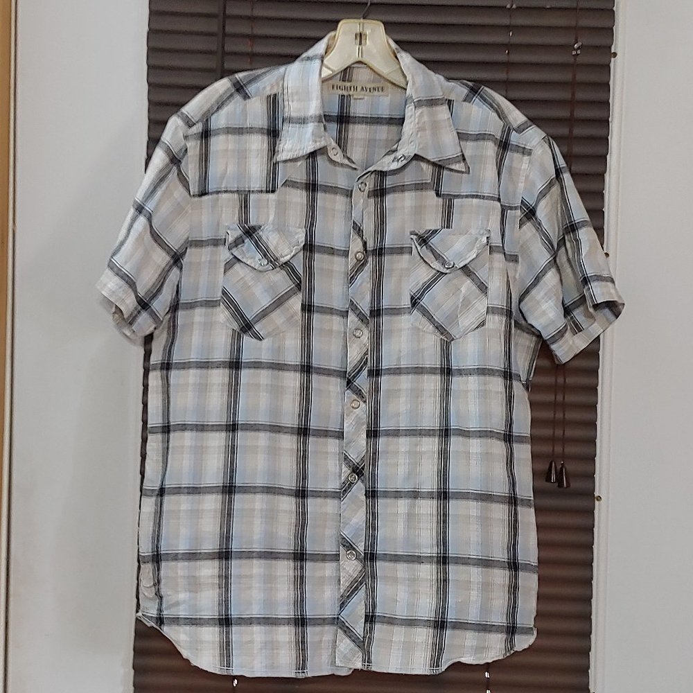 Eight Avenue mans snap front shirt  size L